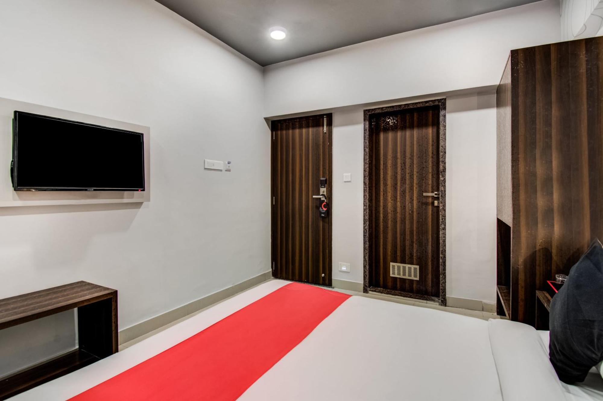 Collection O Rajdhani Near Pune Railway Station Екстер'єр фото